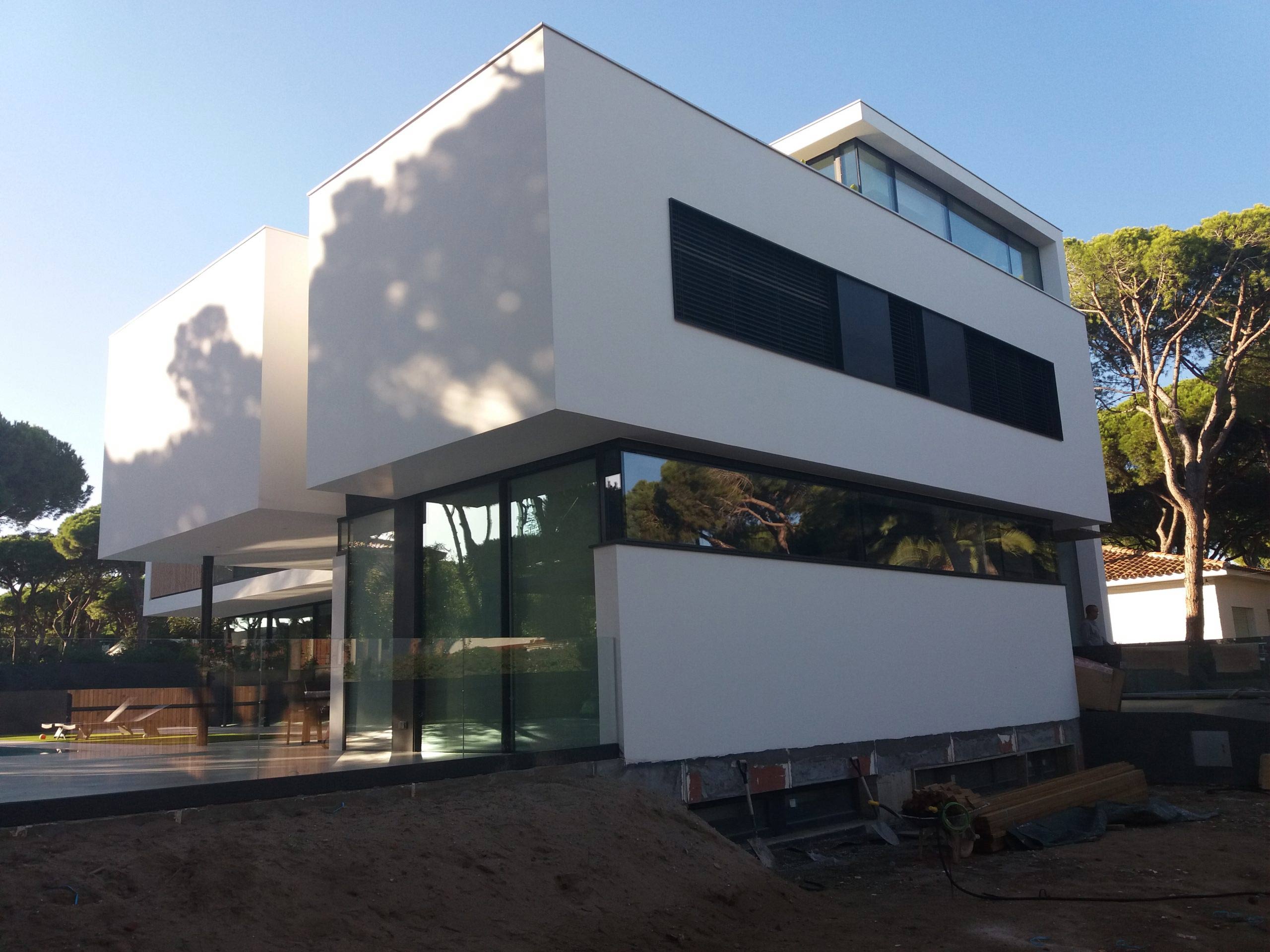 FACHADA MARMORINO BLANCO CASTELDEFELS