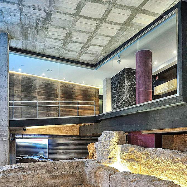 Zaguán y muralla para Guerao y López Arquitectos